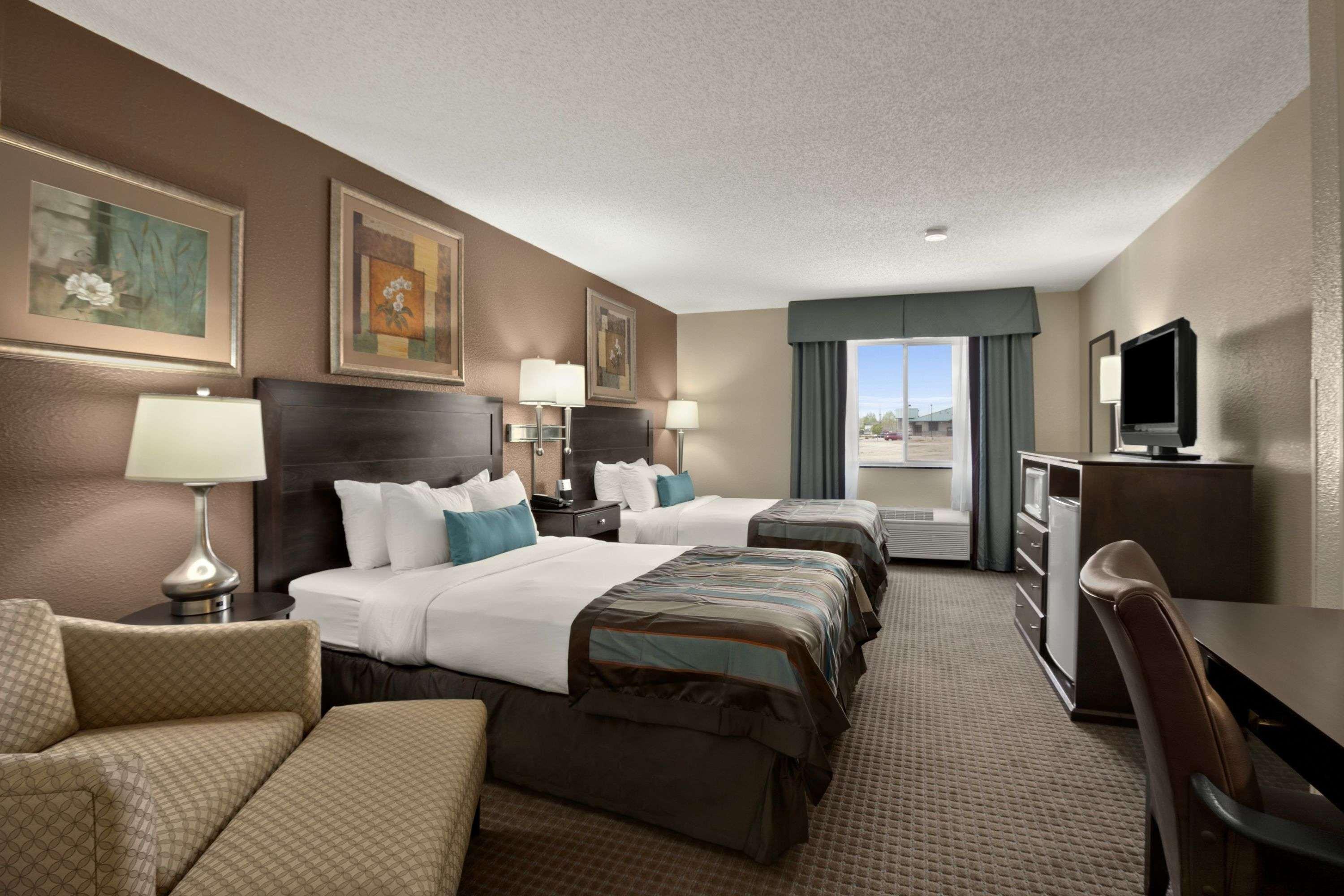 Wingate By Wyndham Pueblo Hotel Exterior photo